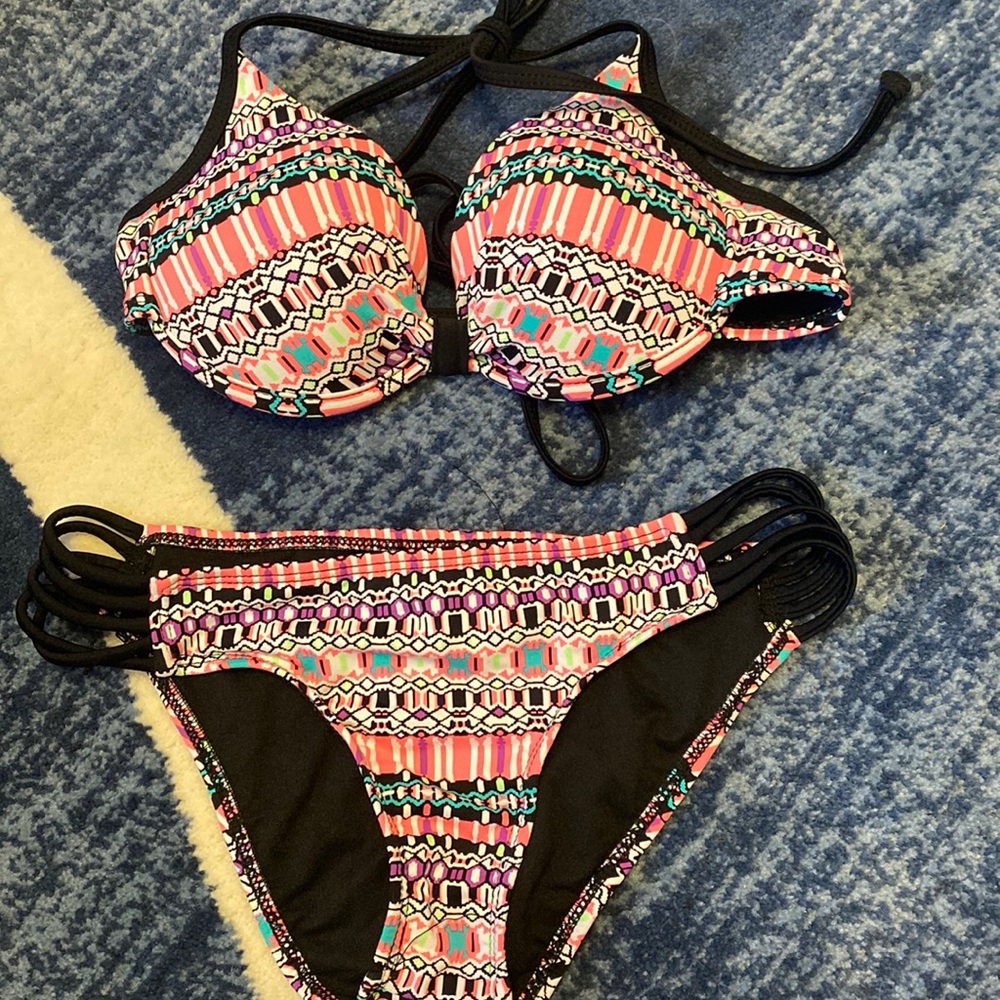 HURLEY SWIMSUIT SET SIZE:Small